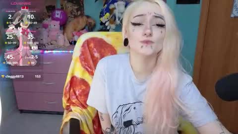 Manuela online show from February 16, 8:38 pm