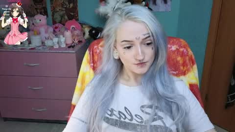 Manuela online show from April 3, 8:51 pm