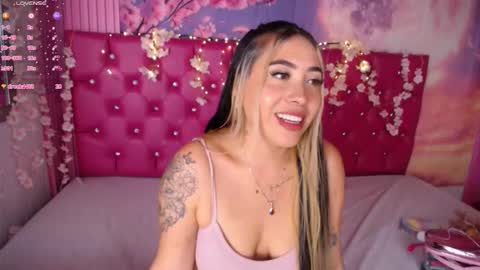 Snapshot of manuelaveelez chatting on October 10, 5:50 am Manuela online show from October 10, 5:50 am