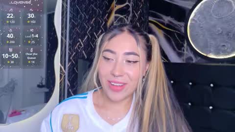 Snapshot of manuelaveelez chatting on November 30, 4:38 am Manuela online show from November 30, 4:38 am