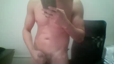Snapshot of manuelcadavid18 chatting on May 4, 9:44 pm manuelcadavid18 online show from May 4, 9:44 pm
