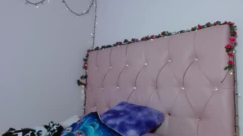 Manu  online show from December 15, 9:19 pm