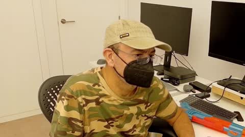 Snapshot of manup1977 chatting on November 4, 2:10 am manup1977 online show from November 4, 2:10 am