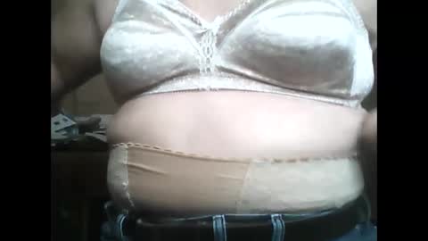 Snapshot of manwithboobs chatting on January 4, 6:19 pm manwithboobs online show from January 4, 6:19 pm