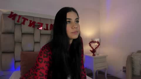 Snapshot of mara_betancurt chatting on February 15, 3:20 am Mara online show from February 15, 3:20 am
