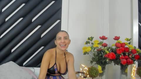 Mara  online show from October 12, 9:25 pm