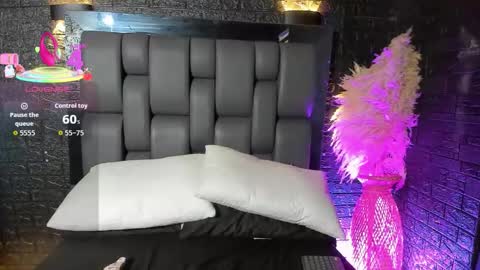 Snapshot of maraa_rivera chatting on October 30, 7:25 pm maraa_rivera online show from October 30, 7:25 pm