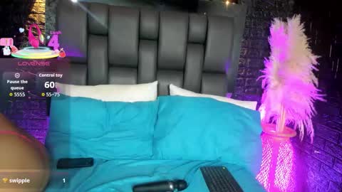 Snapshot of maraa_rivera chatting on November 8, 8:07 pm maraa_rivera online show from November 8, 8:07 pm