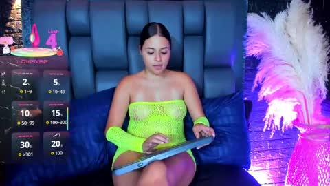 Snapshot of maraa_rivera chatting on November 21, 8:40 pm maraa_rivera online show from November 21, 8:40 pm