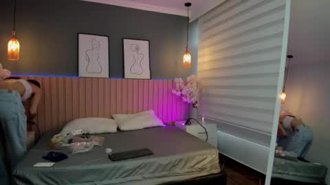 Snapshot of maraia_ford chatting on November 9, 7:12 pm Mara online show from November 9, 7:12 pm