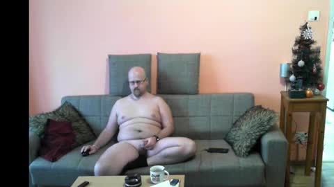 Snapshot of maraoles2 chatting on December 31, 8:26 am Maraoles online show from December 31, 8:26 am