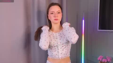 Snapshot of maravilllaa chatting on December 17, 3:07 pm Mary online show from December 17, 3:07 pm