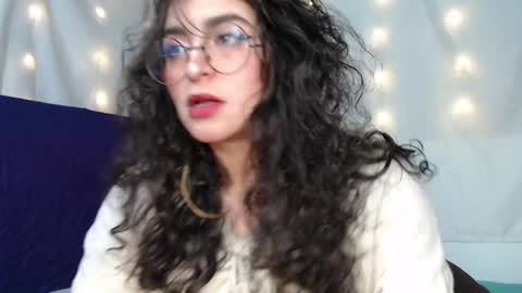 Snapshot of marceline_uu chatting on December 19, 6:56 pm M A R C I online show from December 19, 6:56 pm