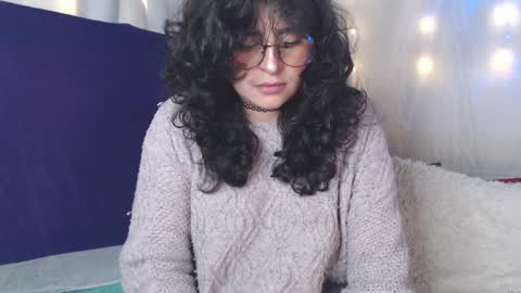 Snapshot of marceline_uu chatting on December 22, 3:55 pm M A R C I online show from December 22, 3:55 pm