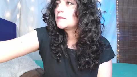 Snapshot of marceline_uu chatting on December 26, 6:43 pm M A R C I online show from December 26, 6:43 pm