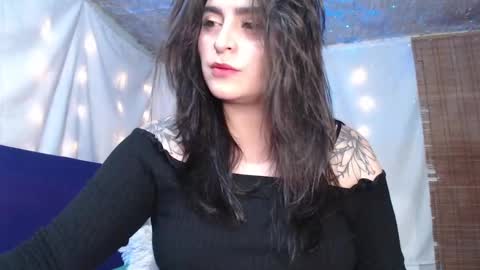 Snapshot of marceline_uu chatting on December 29, 5:54 pm M A R C I online show from December 29, 5:54 pm