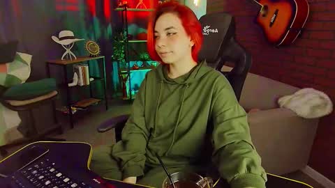 Snapshot of marcelinechi chatting on December 3, 5:48 am MarcelineChi online show from December 3, 5:48 am