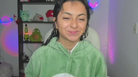 Snapshot of marcelinegh chatting on February 4, 10:43 am Marceline online show from February 4, 10:43 am