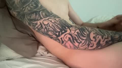 Snapshot of marcellohardsex chatting on January 22, 10:29 am marcellohardsex online show from January 22, 10:29 am