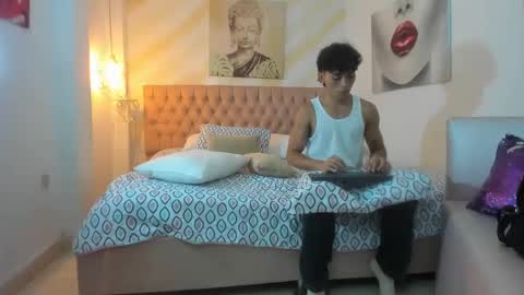 Snapshot of marcelo_cazas chatting on October 13, 3:17 am ruy jex online show from October 13, 3:17 am