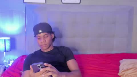 Snapshot of marcelo_dosantos77 chatting on December 23, 6:55 am MARCELO online show from December 23, 6:55 am