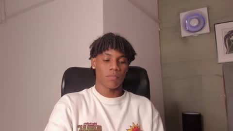 Snapshot of marcelo_dosantos77 chatting on December 28, 9:52 am MARCELO online show from December 28, 9:52 am