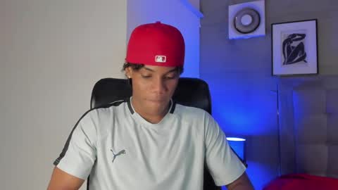 Snapshot of marcelo_dosantos77 chatting on January 4, 7:44 pm MARCELO online show from January 4, 7:44 pm