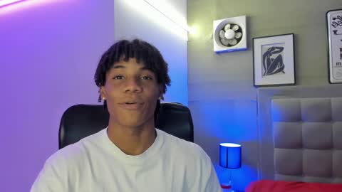 Snapshot of marcelo_dosantos77 chatting on January 22, 3:52 am MARCELO online show from January 22, 3:52 am