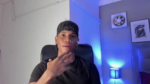 Snapshot of marcelo_dosantos77 chatting on February 3, 9:52 am MARCELO online show from February 3, 9:52 am