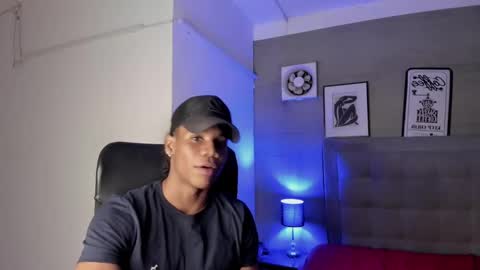 Snapshot of marcelo_dosantos77 chatting on February 12, 6:51 am MARCELO online show from February 12, 6:51 am