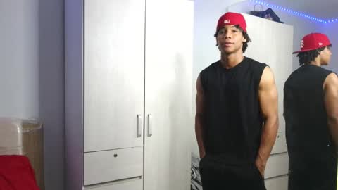 Snapshot of marcelo_dosantos77 chatting on September 12, 1:44 pm MARCELO online show from September 12, 1:44 pm