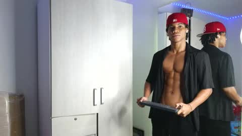 Snapshot of marcelo_dosantos77 chatting on September 28, 3:28 pm MARCELO online show from September 28, 3:28 pm