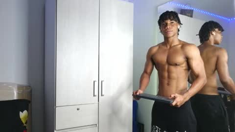 Snapshot of marcelo_dosantos77 chatting on September 30, 1:43 am MARCELO online show from September 30, 1:43 am