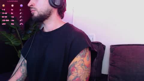 Snapshot of marco_allison43 chatting on December 4, 8:50 pm marco_allison43 online show from December 4, 8:50 pm