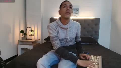 marco_cross online show from June 17, 12:29 pm