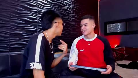 Snapshot of marcoyethan chatting on December 7, 4:20 am Marco and Ethan online show from December 7, 4:20 am