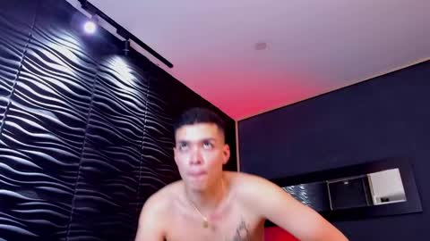 Snapshot of marcoyethan chatting on December 7, 7:27 am Marco and Ethan online show from December 7, 7:27 am