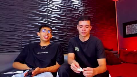 Snapshot of marcoyethan chatting on December 13, 4:33 am Marco and Ethan online show from December 13, 4:33 am