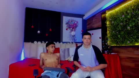 Snapshot of marcoyethan chatting on December 16, 2:15 am Marco and Ethan online show from December 16, 2:15 am