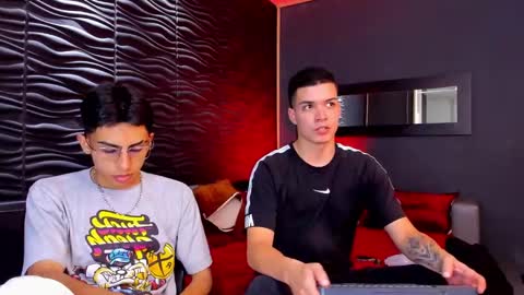 Snapshot of marcoyethan chatting on December 18, 4:09 am Marco and Ethan online show from December 18, 4:09 am