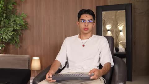 Snapshot of marcoyethan chatting on October 6, 4:43 am Marco and Ethan online show from October 6, 4:43 am