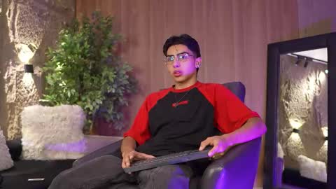 Snapshot of marcoyethan chatting on October 20, 3:51 am Marco and Ethan online show from October 20, 3:51 am