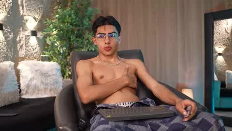 Snapshot of marcoyethan chatting on November 6, 7:48 pm Marco and Ethan online show from November 6, 7:48 pm