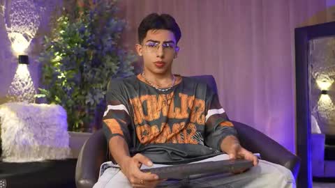 Snapshot of marcoyethan chatting on November 7, 7:36 pm Marco and Ethan online show from November 7, 7:36 pm