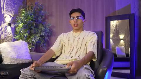 Snapshot of marcoyethan chatting on November 8, 7:12 pm Marco and Ethan online show from November 8, 7:12 pm