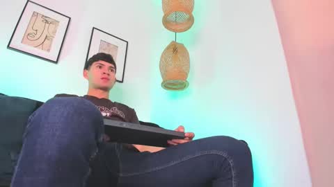 Snapshot of marcus_fire chatting on February 12, 7:13 pm marcus_fire online show from February 12, 7:13 pm