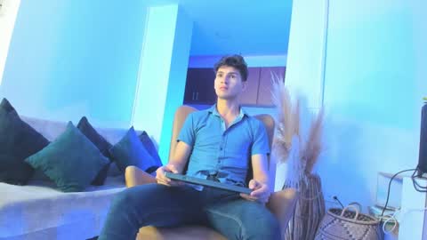 Snapshot of marcus_fire chatting on February 16, 5:48 am marcus_fire online show from February 16, 5:48 am