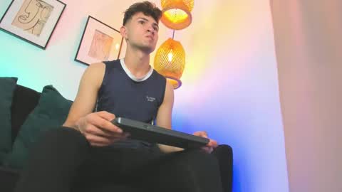 Snapshot of marcus_fire chatting on February 20, 7:12 am marcus_fire online show from February 20, 7:12 am