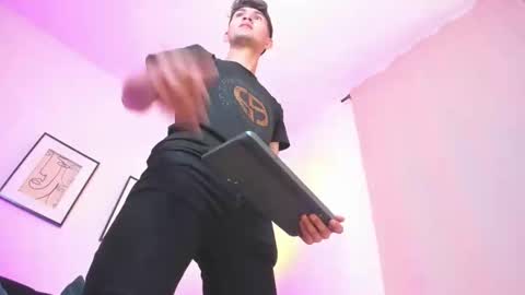 Snapshot of marcus_fire chatting on February 22, 12:05 am marcus_fire online show from February 22, 12:05 am