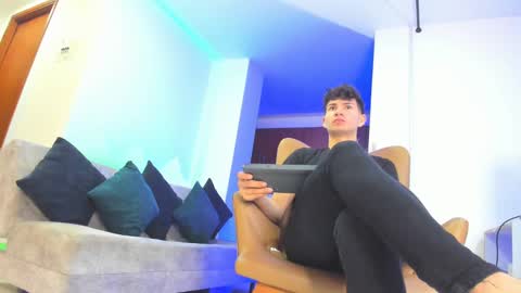 Snapshot of marcus_fire chatting on February 24, 7:55 am marcus_fire online show from February 24, 7:55 am